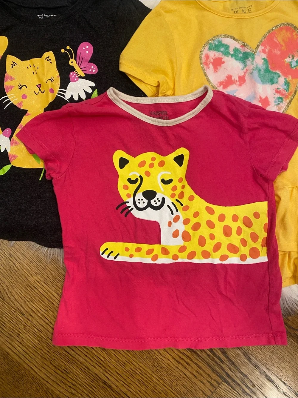 Lot 5, 5T Girls Short Sleeve Tees in Pink, Black, Yellow, Blue, leopard, cat